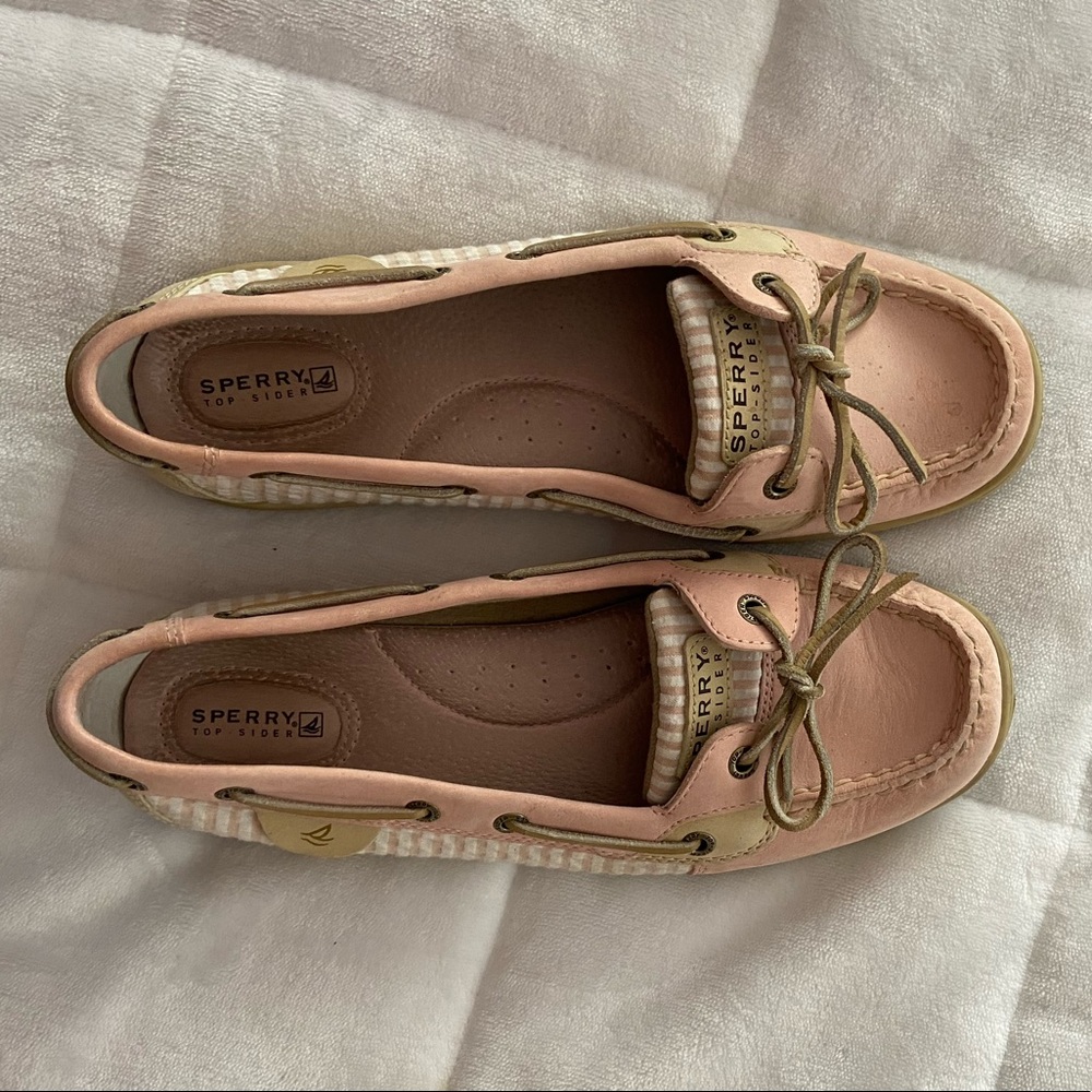 Barely worn light pink nautical Sperry boat shoes